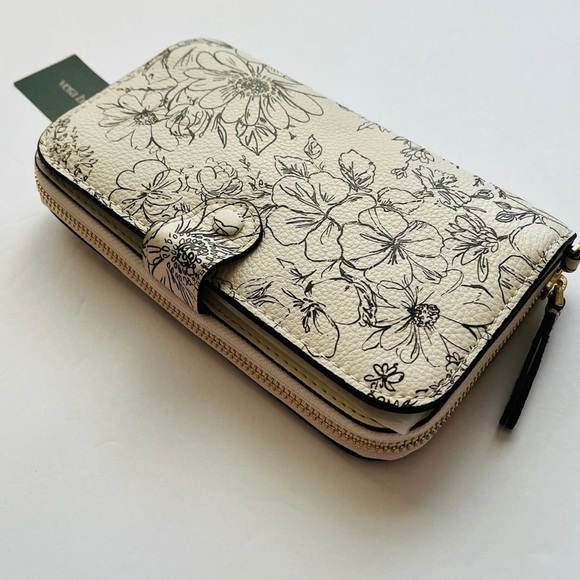 Vera Bradley Bloom Cottage Cream Large Tab Wallet - Picture 4 of 9